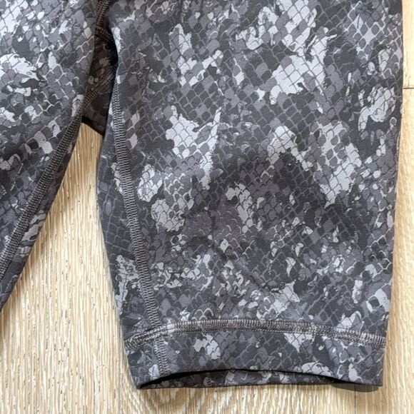 lululemon Wunder Train High-Rise Shorts 8" Lunar Rock Camo Sz2 - Picture 7 of 10